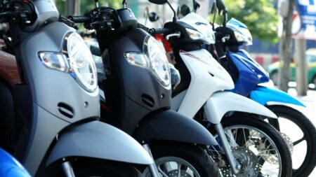 beli motor bekas atau baru