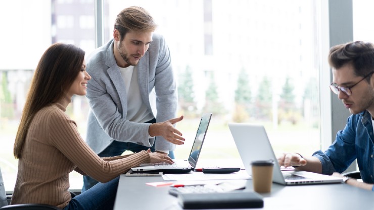 Profesionalitas kerja selalu dibutuhkan (Shutterstock).