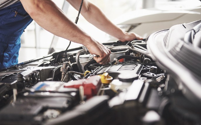 Melakukan servis berkala salah satu tips buat melepas mobil mu