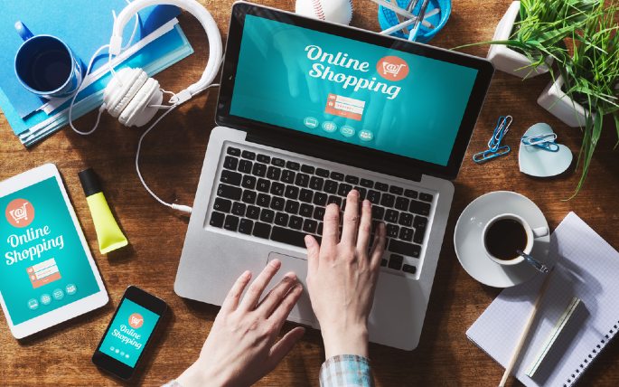 Belanja online lewat laptop