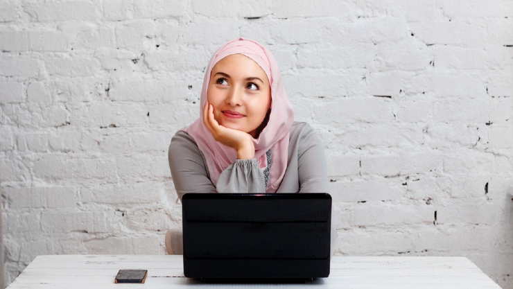 Melihat peluang usaha dalam membangun bisnisnya