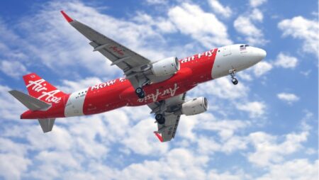 pesawat air asia di angkasa