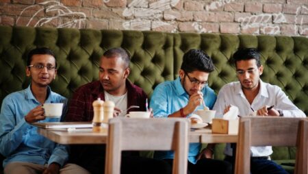 sahabat sedang hangout