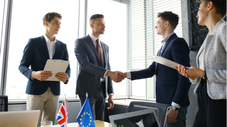 Pertemuan antar diplomat (Shutterstock).