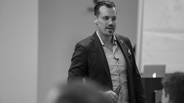 Ben Simkin saat memaparkan materi (Instagram).