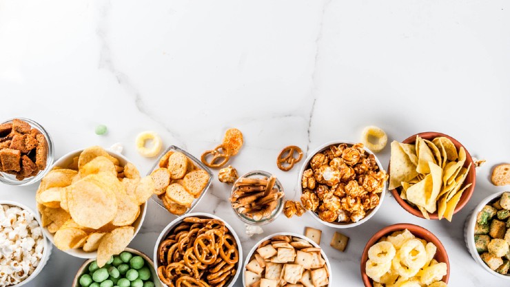 Camilan selama di perjalanan (Shutterstock)