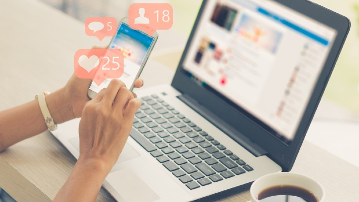 Sosial Media (Shutterstock).