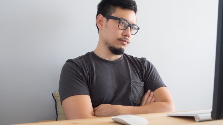 Seorang laki-laki gak punya tujuan hidup (Shutterstock).