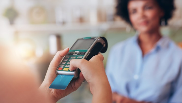 Pemakaian kartu kredit sebabkan utang bertumpuk (Shutterstock).