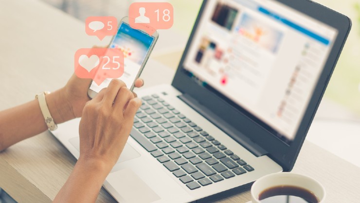 Admin sosial media (Shutterstock).