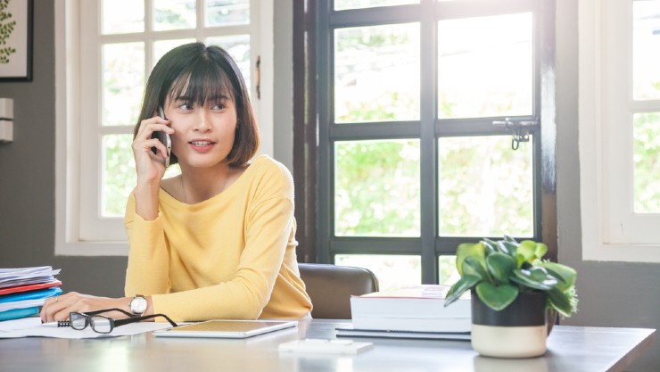 Wawancara pekerjaan melalui telepon (Shutterstock).