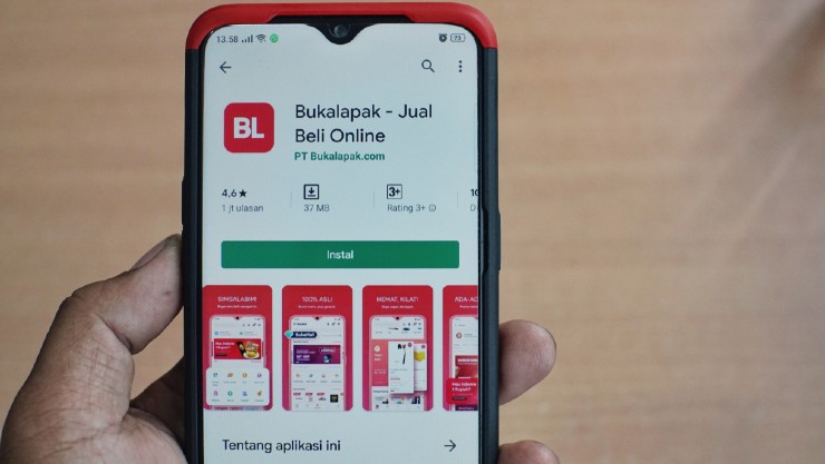 Aplikasi online, Bukalapak (Shutterstock)>