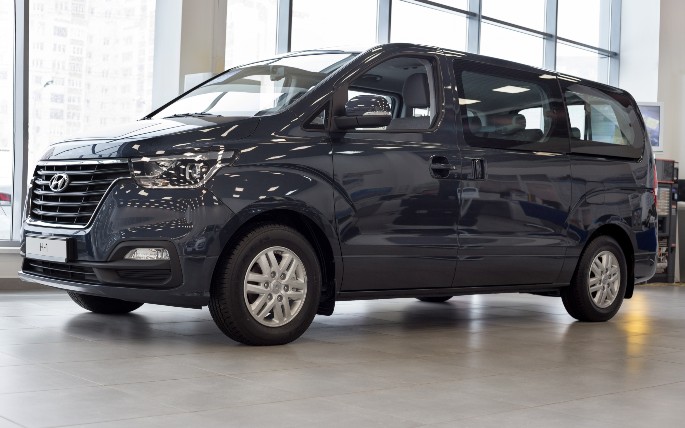 Gambar mobil Hyundai H-1