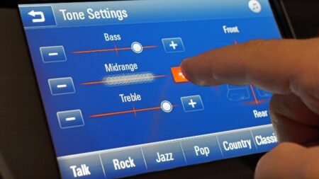 setting equalizer audio mobil