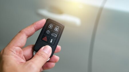rangkaian alarm mobil