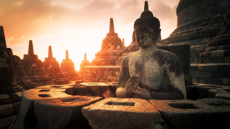 Candi Borobudur (Shutterstock).