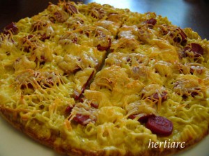 Satu lagi kreasi 'perkawinan campur' dengan Indomie...