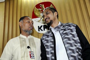 KPK tugasnya memberantas korupsi. Jadi kalau ada yang 'malak', sudah tentu melanggar kewajiban utamanya sendiri.
