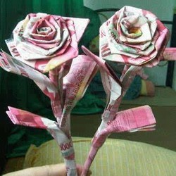 Kalau uang yang berbunga, memang sedap. Tapi kalau utang yang berbunga?