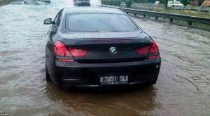 bmw mogok banjir