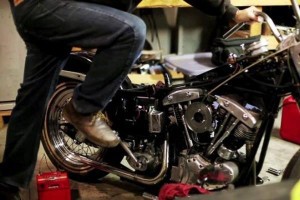 Agak pe-er sih kalau engkol motor, tapi penting!