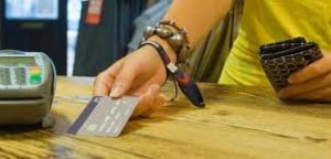 Sebaiknya pisahkan transaski surcharge kartu kredit dengan transaksi pembelian