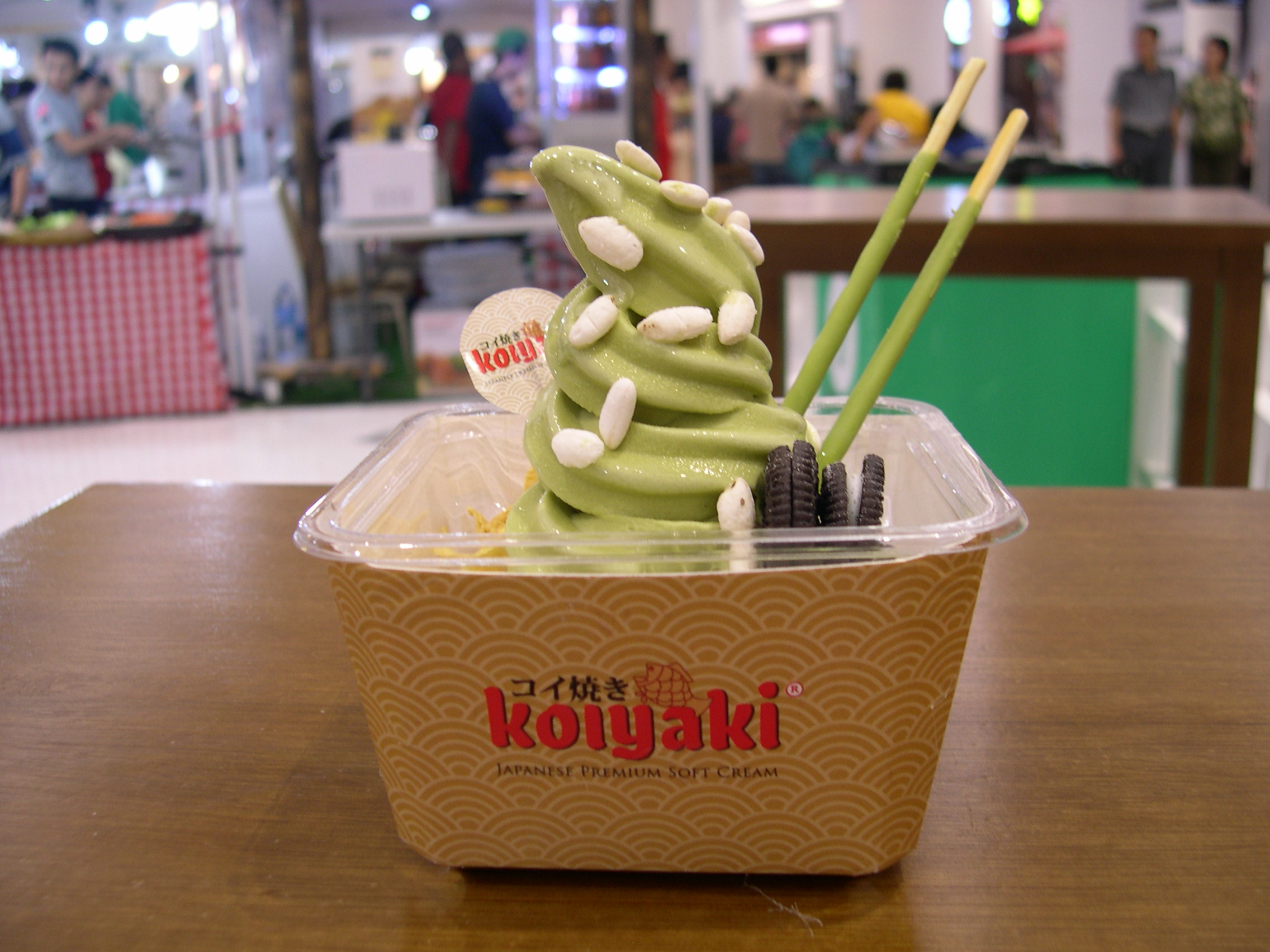 Makan es krim