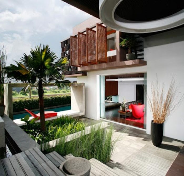 Rumah Botol Karya Ridwan Kamil Ini Udah Keren, Bikin Hemat Pula!