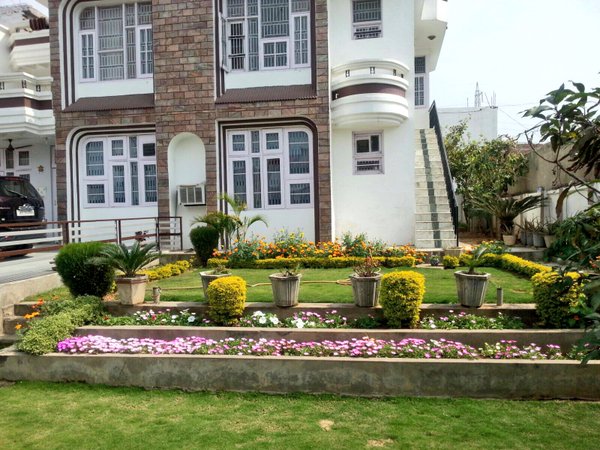 Rumah Setnov di Kebayoran Baru. (Home)