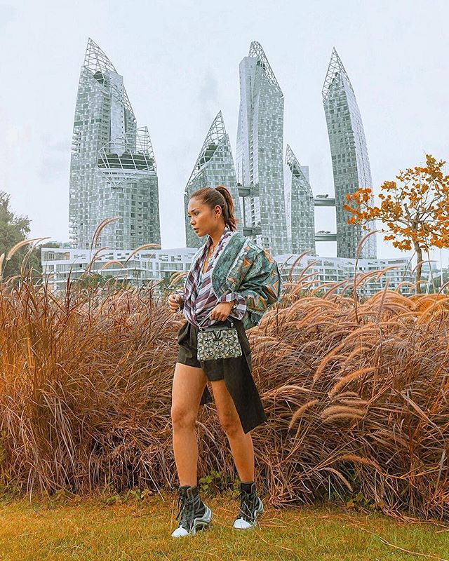Ayla Dimitri memakai koleksi tas Louis Vuitton (IG ayladimitri)