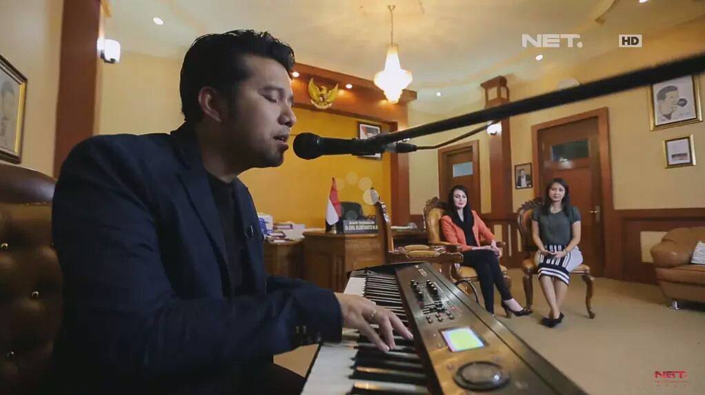 Emil Dardak piawai main keyboard (IG emildardak)