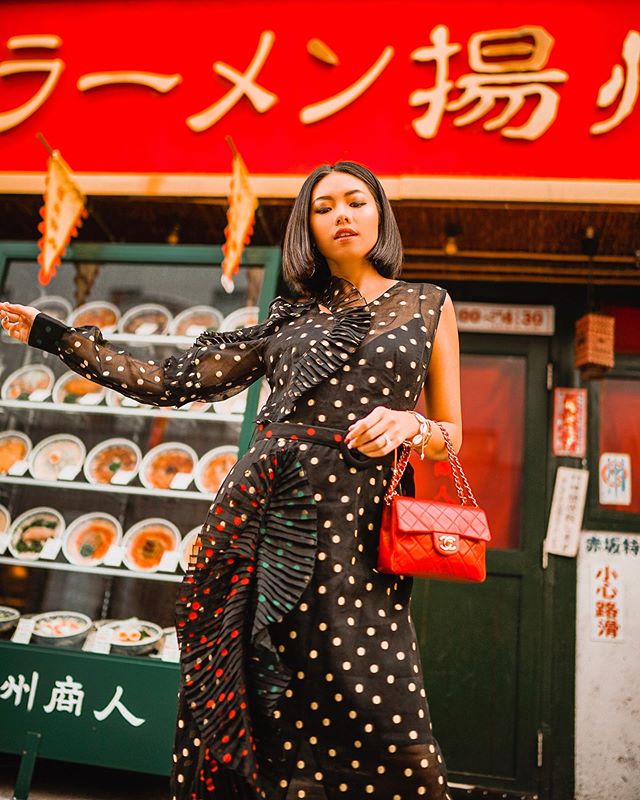 Olivia Lazuardy memakai koleksi tas Chanel (IG olivialazuardy)