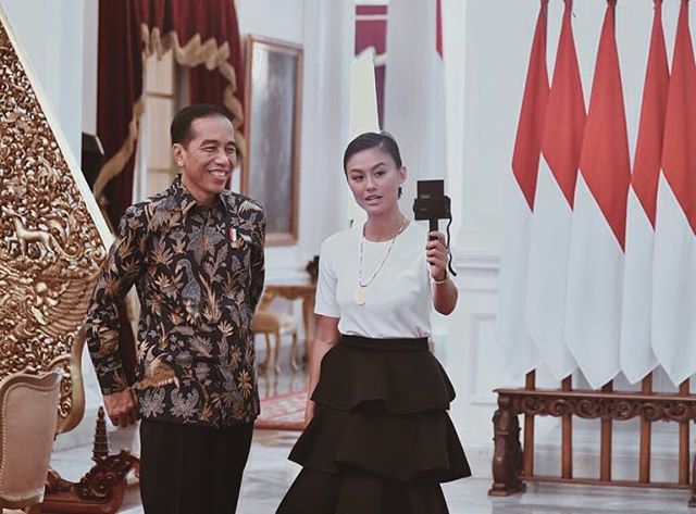 Agnes Monica dan Jokowi (IG agnezmo)