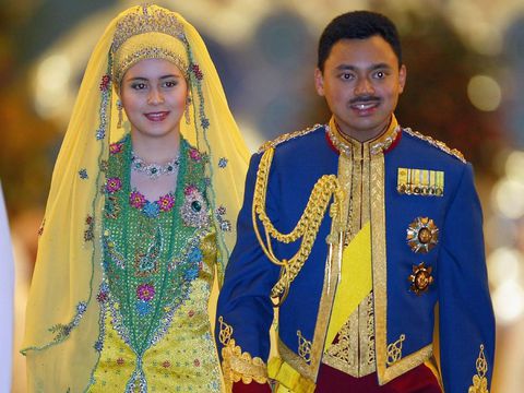 Al Mustadee Billah dan Sarah Salleh