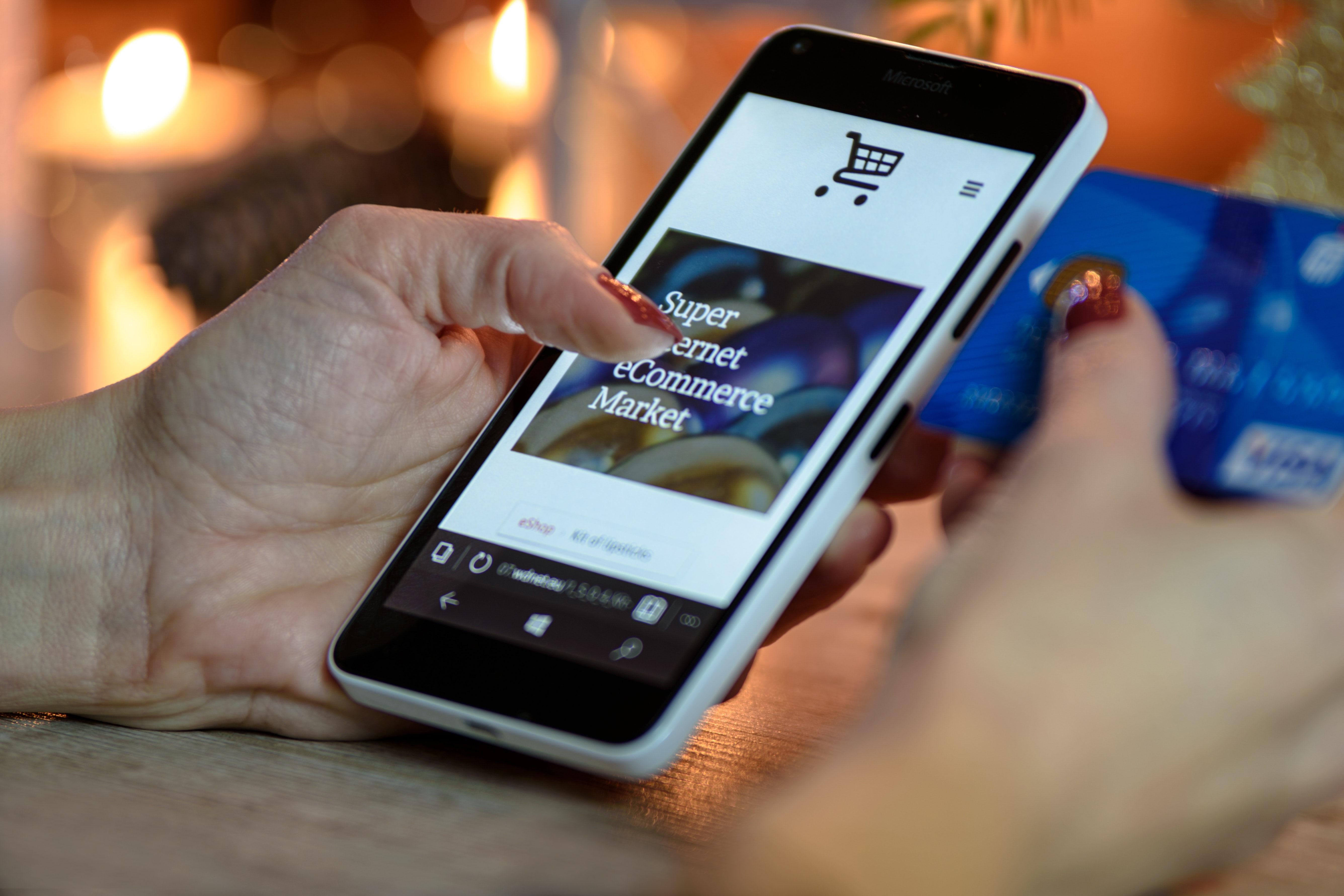 Belanja di online shop (Unsplash)