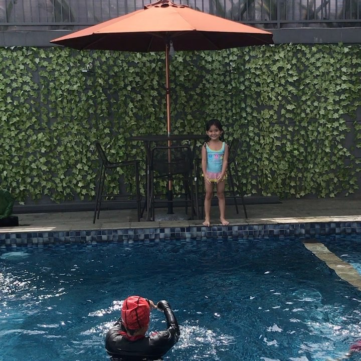 Vila Ayu Ting Ting (IG mom_ayting92_)