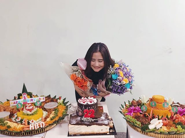 Kado ulang tahun Prilly Latuconsina (IG prillylatuconsina96)