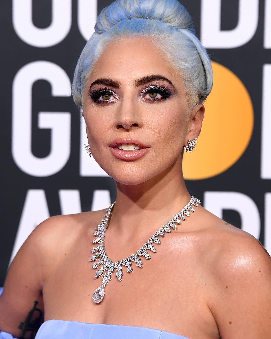 Kalung berlian Lady Gaga. (Instagram/@tiffanyandco)