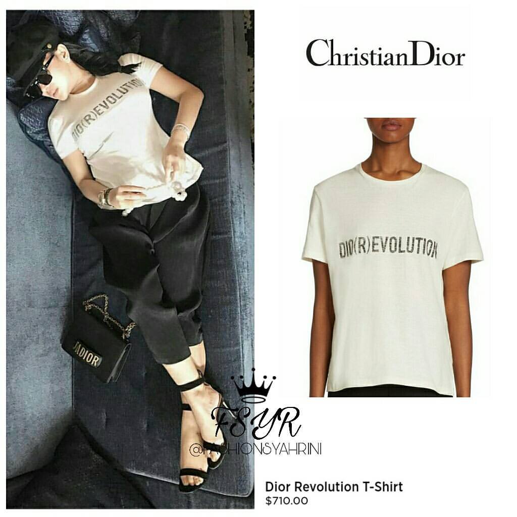 Kaos Christian Dior milik Syahrini. (Instagram/@fashionsyahrini)