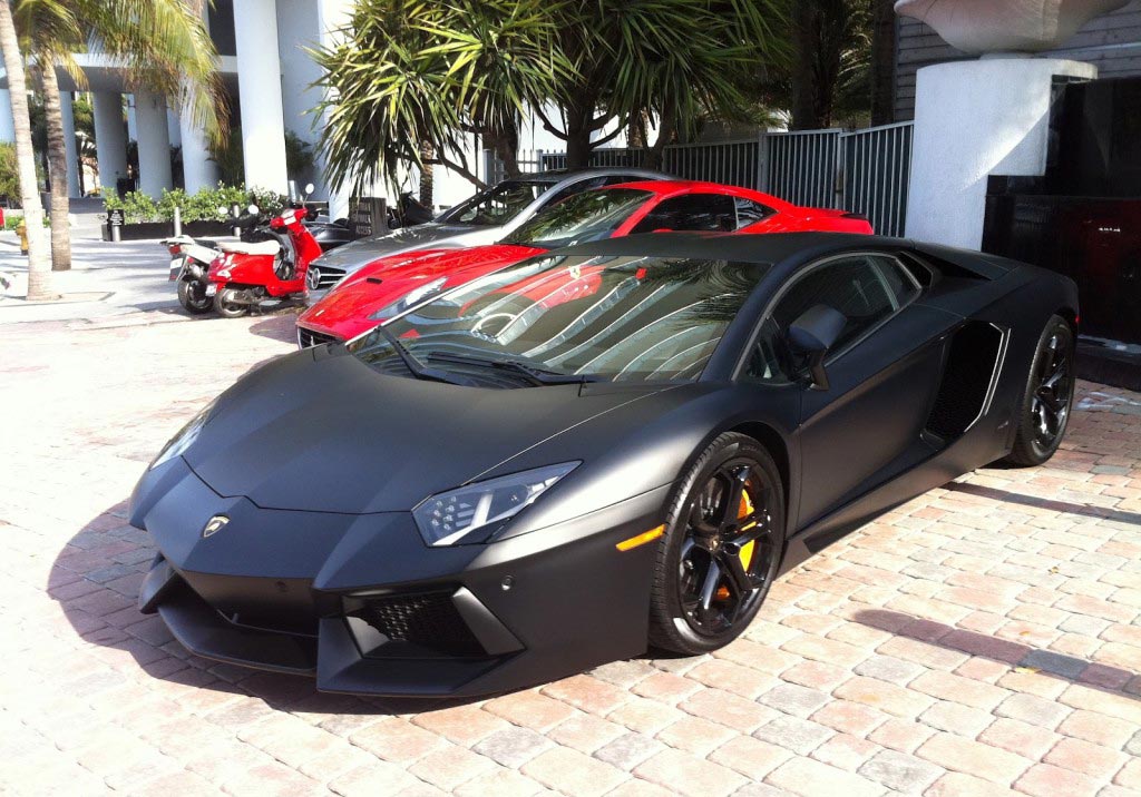 Lamborghini Aventador, salah satu mobil mewah Kobe Bryant. (Booshsports.com)