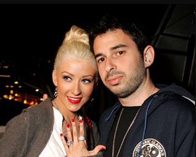 Kado Valentine Jordan Bratman untuk Christina Aguilera (ezinemark.com)