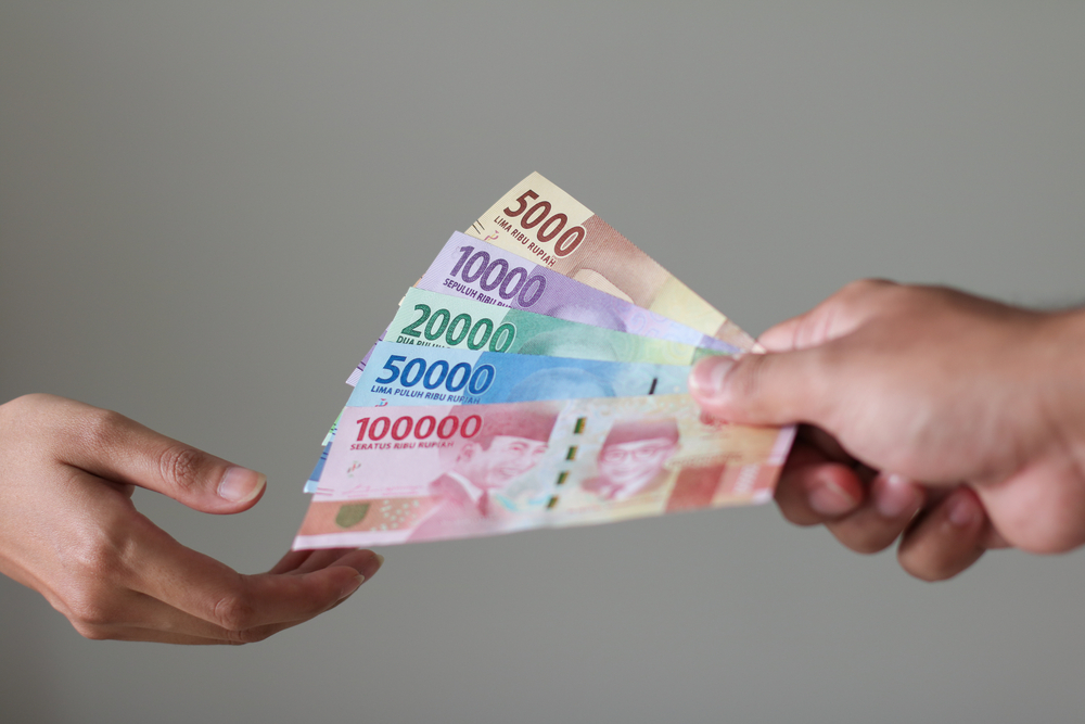 Berikan upah setimpal