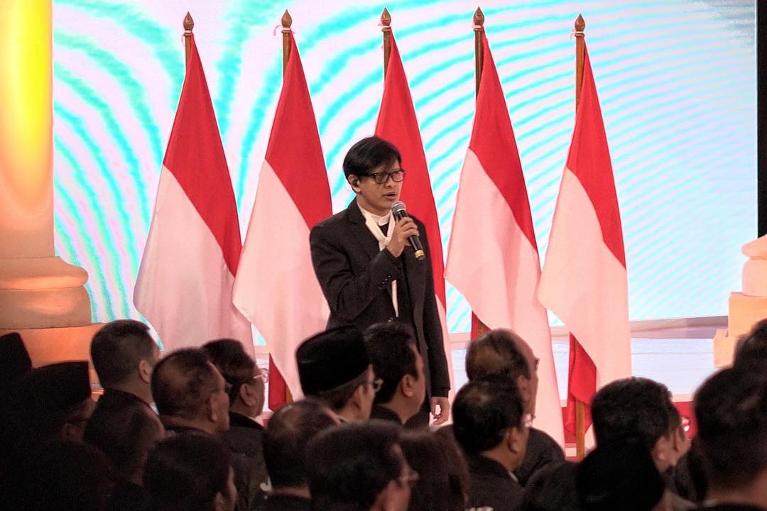 Penampilan Armand Maulana di debat capres kedua, Minggu 17 Februari 2019. (Instagram/@armandmaulana04)