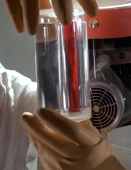 Ilustrasi bom plutonium, salah satu barang mahal yang ditemukan di tempat sampah. (backtothefuture.fandom.com)