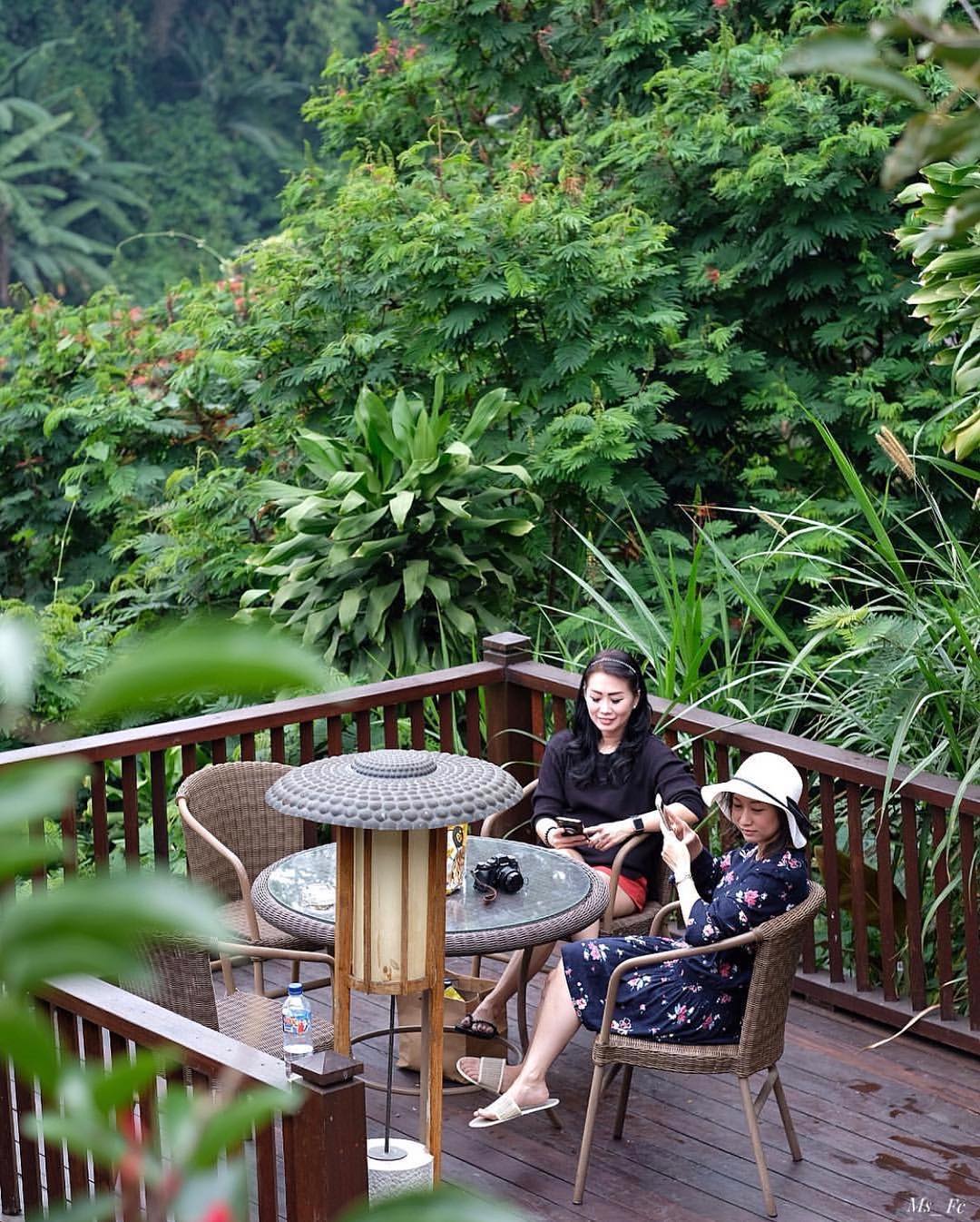 Novus Giri Resort. (Instagram/@novusgiri/@miss.foodculinary)