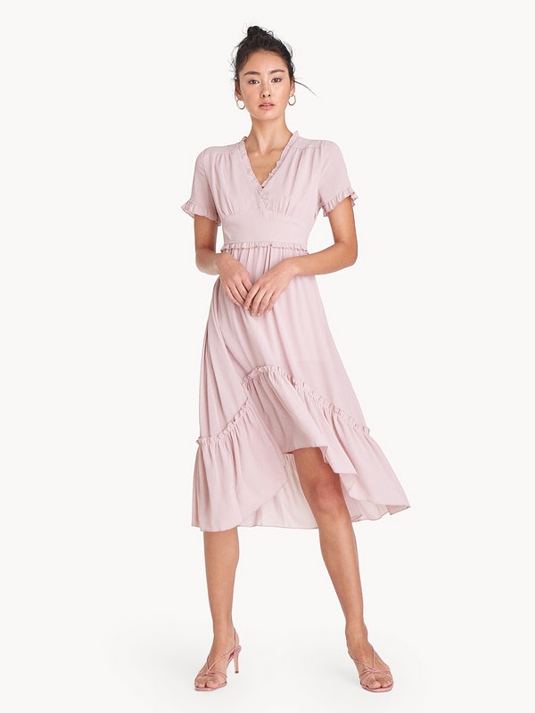 Dress cantik ini bisa kamu beli dengan harga terjangkau. (Pomelofashion.com)