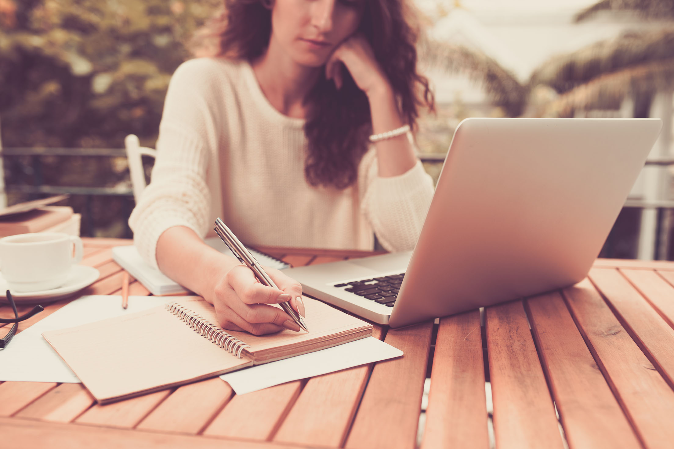 Semua pengeluaran harus pakai uang sendiri kalau kerja freelance. (Shutterstock)