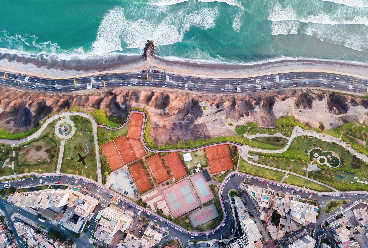 Peru, negara yang cocok buat pensiunan. (Unsplash/Willian Justen de Vasconcellos)