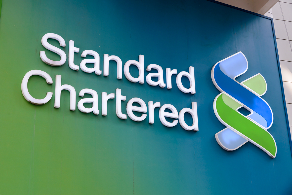 Pinjaman karyawan dari Standard Chartered. (Shutterstock)
