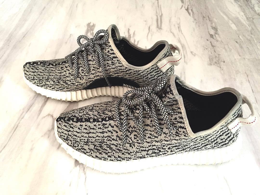 Sneakers mewah Adidas Yeezy Boost Turtle Dove. (Instagram/@erickthohir)